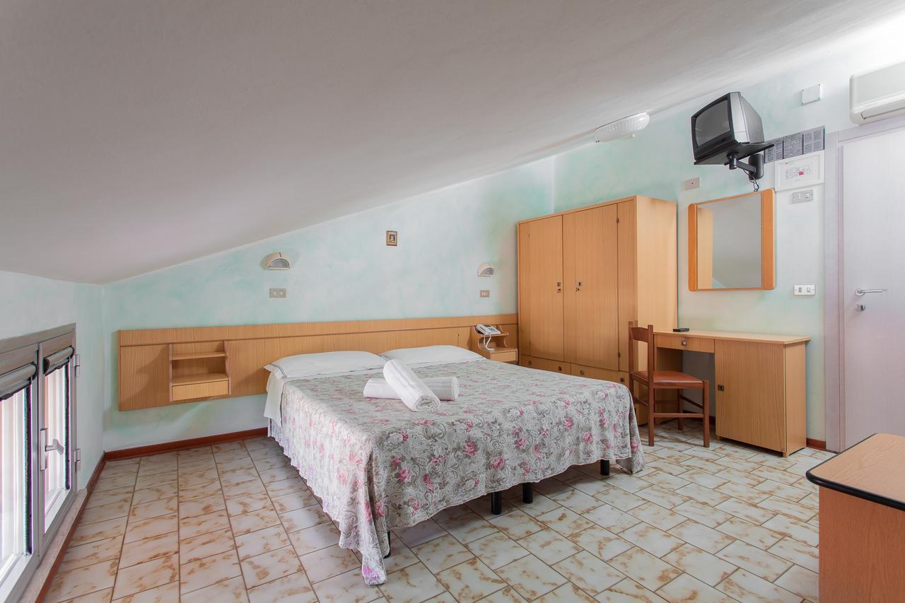 Hotel Benvenuti 가테오 아 마레 외부 사진