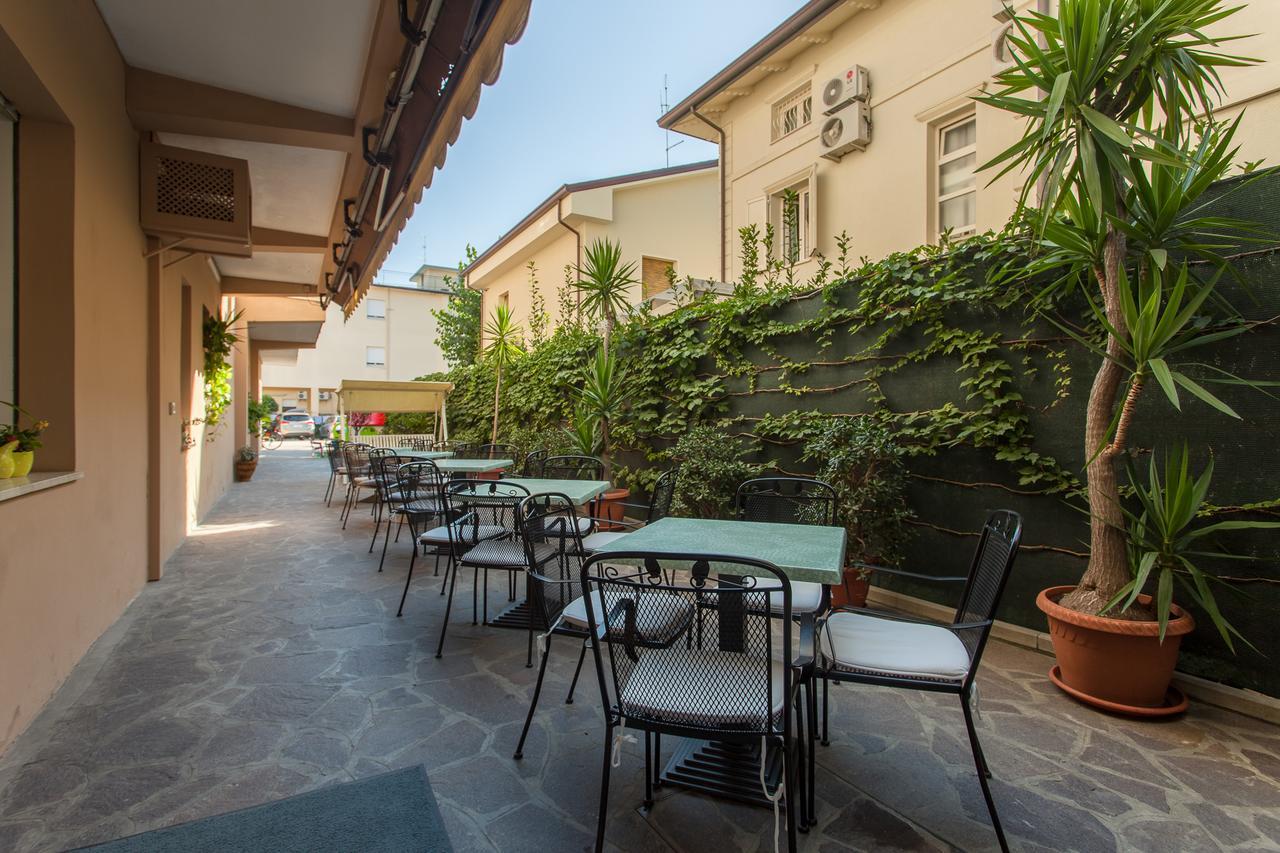 Hotel Benvenuti 가테오 아 마레 외부 사진